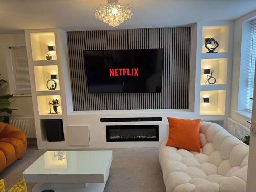 Modern Room in 4BDR Home