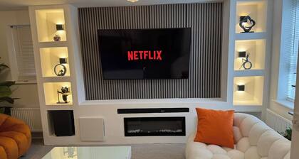 Modern Room in 4BDR Home