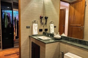 Unclassified image, 3 of 69, button - 189/7bangkok 6 bedrooms private pool villa,1000square summer villa (Bangkok)