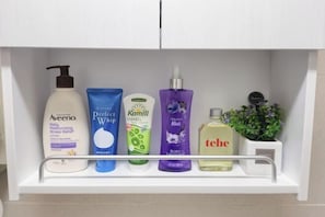 Bathroom amenities