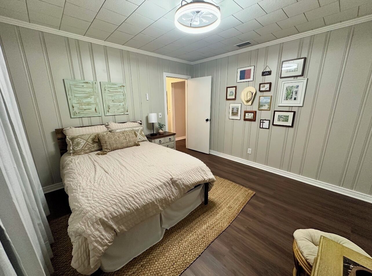 3 bedrooms, iron/ironing board, WiFi, bed sheets