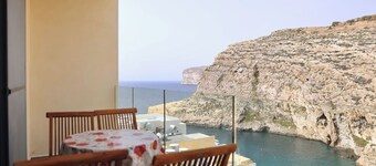 Gozo Coastal Escape: Apartment Sea Views in Xlendi