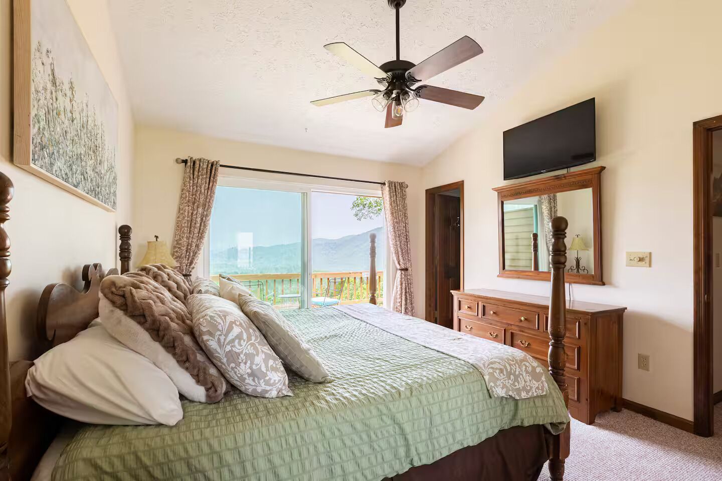 2 quartos, ferros/tábuas de passar roupa, Wi-Fi, roupa de cama