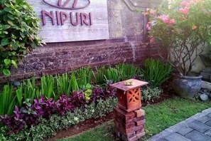 Garden - Nipuri Resort and Villas Seminyak by Kamara (Bali)
