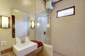 Room - Nipuri Resort and Villas Seminyak by Kamara (Bali)