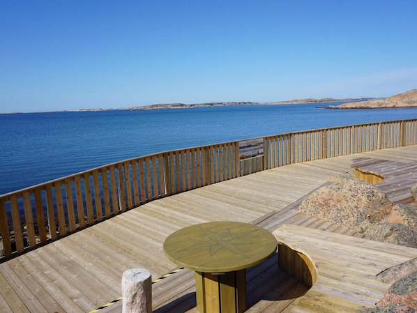 House | Terrace/patio - 6 Person Holiday Home in Lysekil (Lysekil)