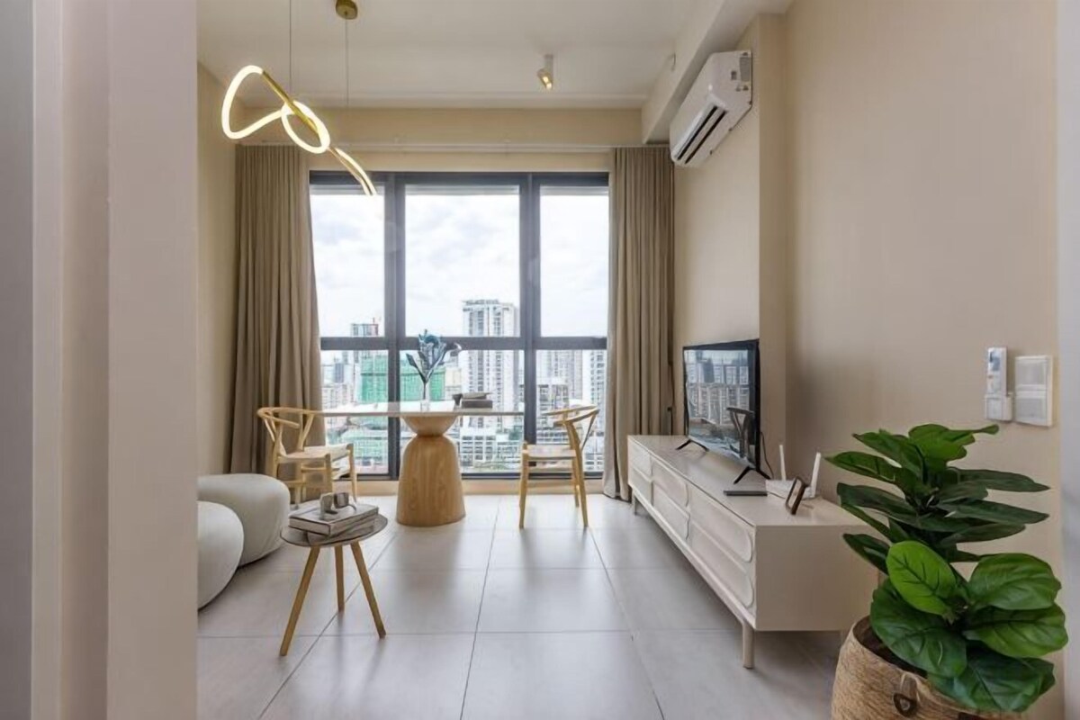 Elegant 2 Bedroom Suite