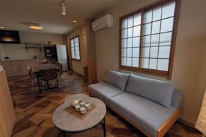 Iron/ironing board - Dream Stays TSUKI (Osaka)