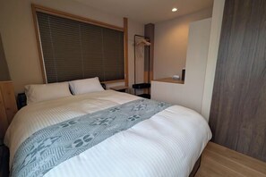 Iron/ironing board - Dream Stays TSUKI (Osaka)