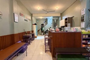 Dining - Little Malang Hostel (Klojen)