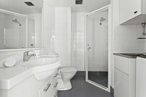 Apartment | Bathroom | Towels