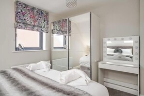 1 soverom, strykejern/-brett, reiseseng for barn og wi-fi