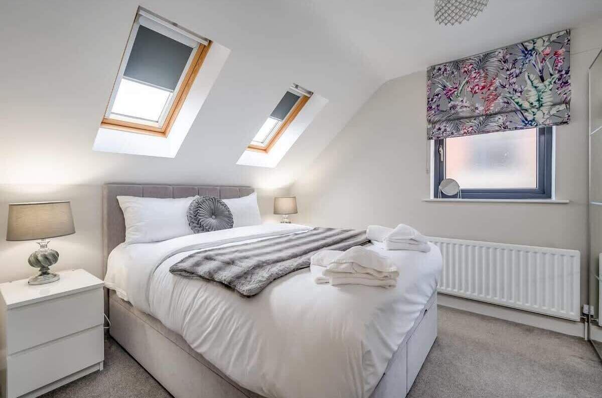 1 bedroom, iron/ironing board, travel cot, WiFi