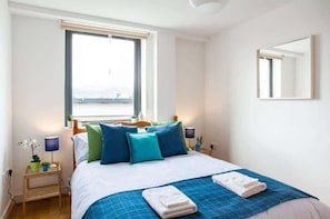 2 soverom, strykejern/-brett, reiseseng for barn og wi-fi