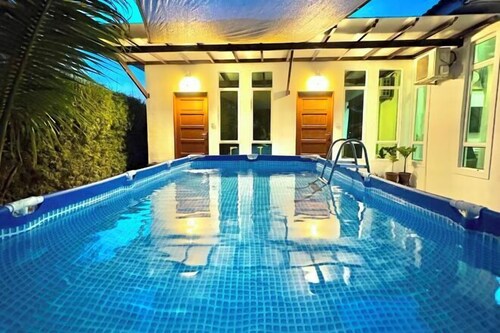Tepak Nusuk Private Pool Homestay 5 Bedrooms 4 Bathrooms