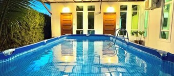 Tepak Nusuk Private Pool Homestay 5 Bedrooms 4 Bathrooms
