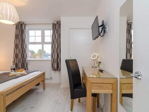 2 Schlafzimmer, Bügeleisen/Bügelbrett, WLAN, Bettwäsche