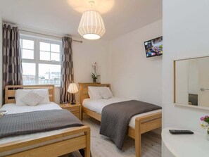 2 Schlafzimmer, Bügeleisen/Bügelbrett, WLAN, Bettwäsche