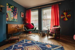 Interior - Superior Apartment by Central Belfast Apartments (Belfast)