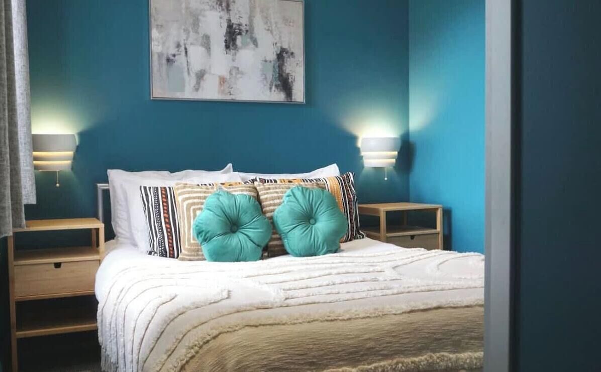 2 bedrooms, iron/ironing board, travel cot, WiFi