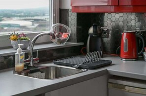 Réfrigérateur, micro-ondes, four, grille-pain