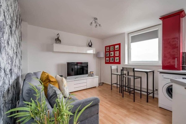 Living Room / Lounge