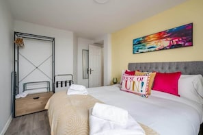 1 bedroom, iron/ironing board, travel cot, WiFi
