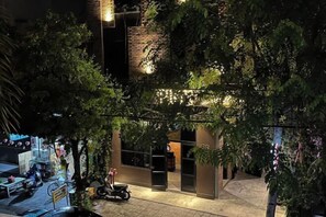 Exterior - Kim’s House Entire Villa 6-BR Near My Khe Beach (Da Nang)