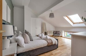 5 chambres, fer et planche à repasser, lit parapluie, Wi-Fi