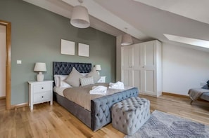 5 bedrooms, iron/ironing board, travel crib, WiFi