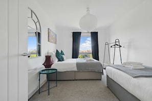 2 soverom, strykejern/-brett, reiseseng for barn og wi-fi