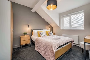 1 habitación, tabla de planchar con plancha, wifi y ropa de cama 