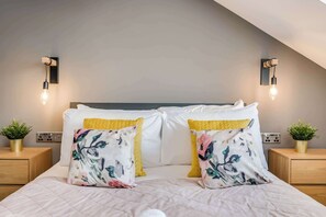 1 bedroom, iron/ironing board, WiFi, bed sheets - One Bedroom Apartment (Belfast)