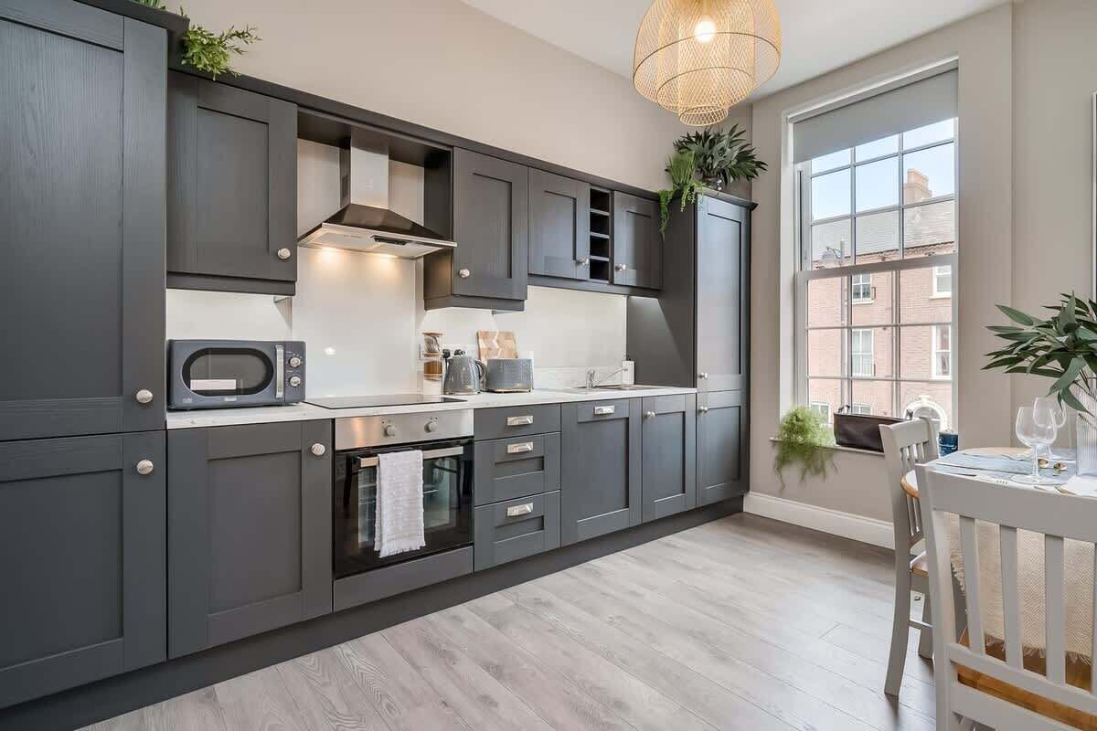 Fridge, oven, dishwasher, toaster