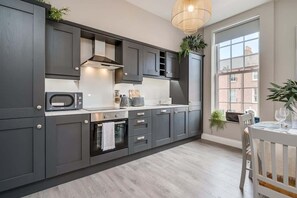 Fridge, oven, dishwasher, toaster