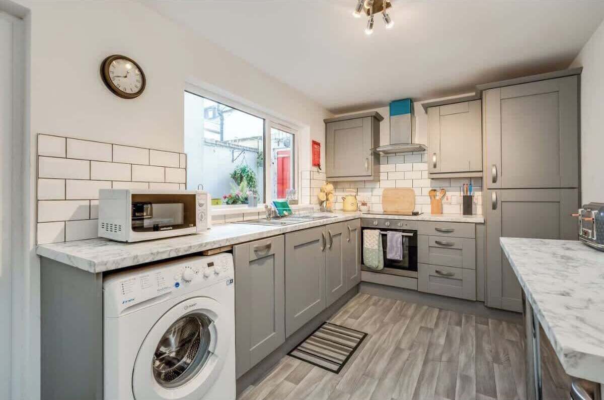 Fridge, microwave, oven, dishwasher