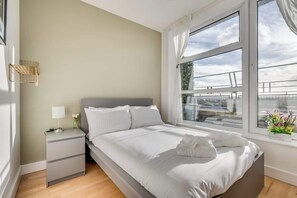 3 soverom, strykejern/-brett, reiseseng for barn og wi-fi