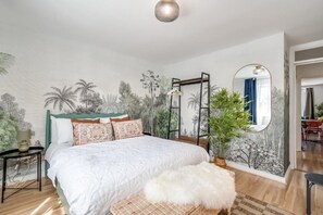 1 bedroom, iron/ironing board, travel cot, WiFi - Cosy 1-bed apt w/ parking - Queen's Hideaway (Belfast)