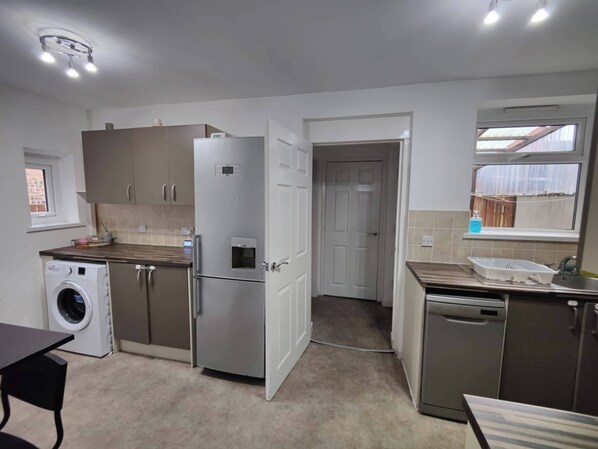 냉장고, 전자레인지, 오븐, 쿡탑