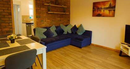 3 Bed House - Sleeps 7 - Garden - Parking - Wifi