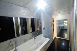 Bathroom - Panda Lodge Home Stay (Bangkok)