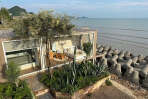 Room - The Street - BayFront (La-ngu)