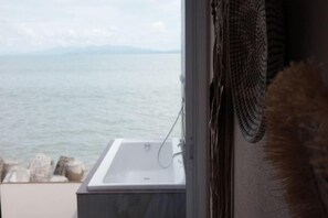 Room - The Street - BayFront (La-ngu)