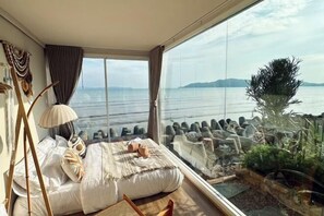 Room - The Street - BayFront (La-ngu)