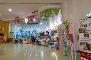 المنشأة من الداخل