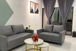 Unclassified image, 4 of 27, button - 3BR/12pax LYL Ipoh town- homestay-5min to town (Ipoh)