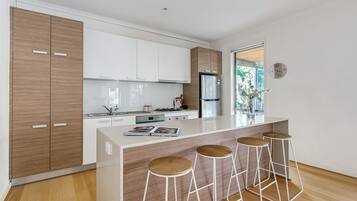 Apartment | Private kitchen | Toaster, cookware/dishes/utensils