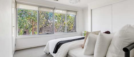 Apartment | 4 bedrooms, laptop workspace, iron/ironing board, bed sheets