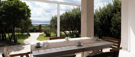 Departamento, 2 habitaciones, vista parcial al mar | Terraza o patio