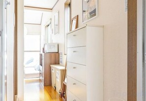 Unclassified image, 2 of 6, button - ARIGATO room No.3/3 (Tokyo)